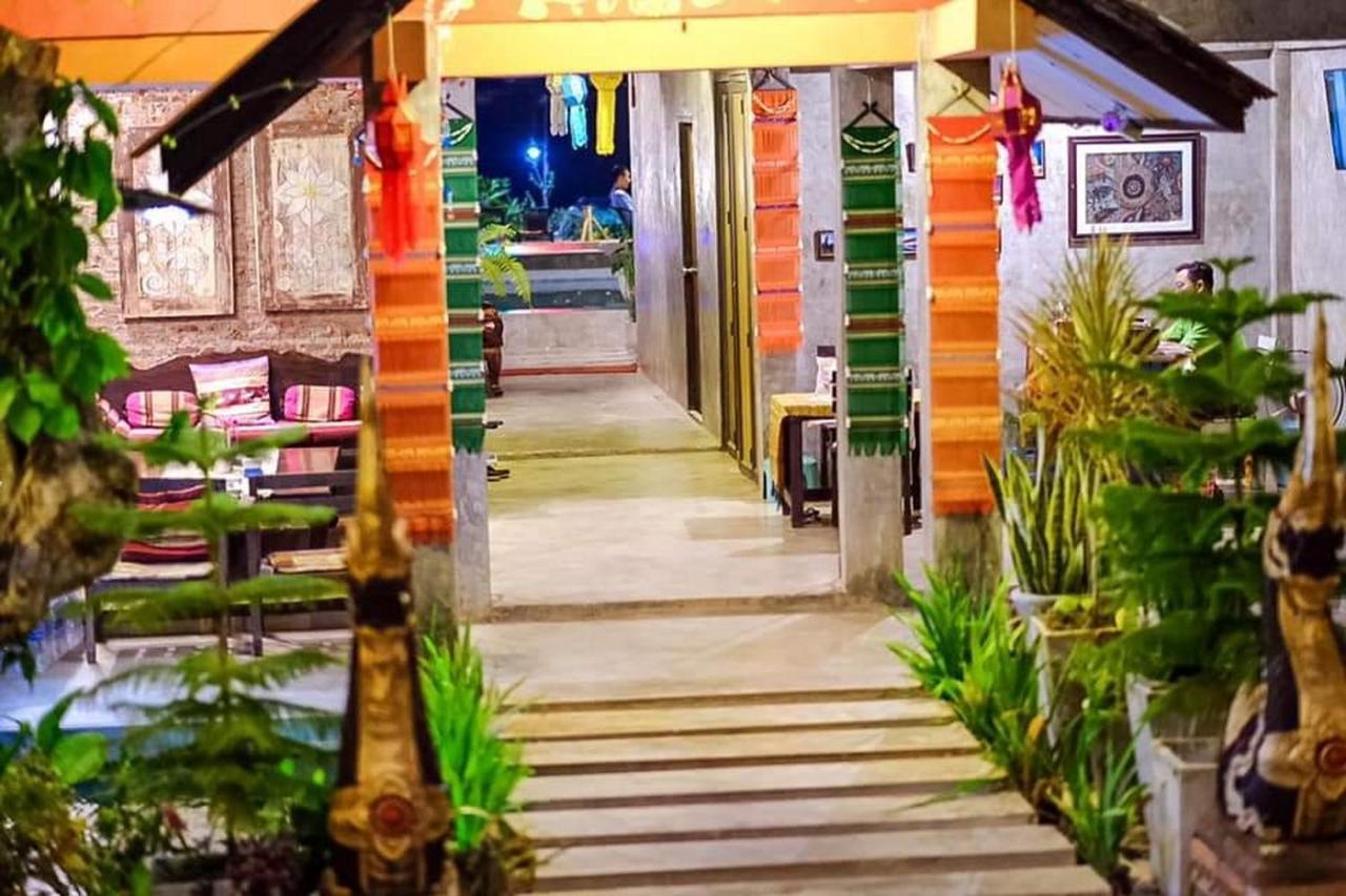 Sofa Gallery Hotel Nong Khai Exterior foto
